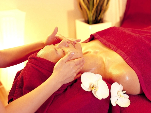 Imagen de la piscina del Hotel Takeshima. Foto 15