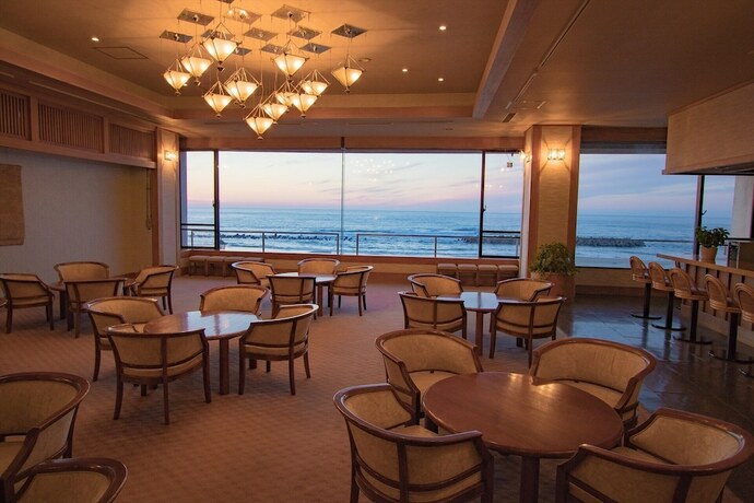 Imagen del bar/restaurante del Hotel Takeya. Foto 7