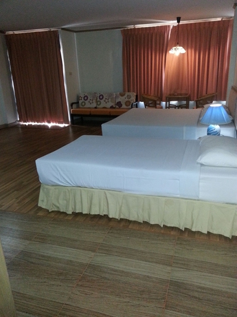 Imagen de la habitación del Hotel Takiab Beach Resort. Foto 7