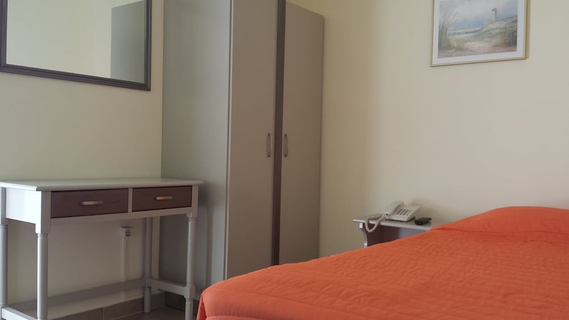 Imagen de la habitación del Hotel Takis. Foto 9