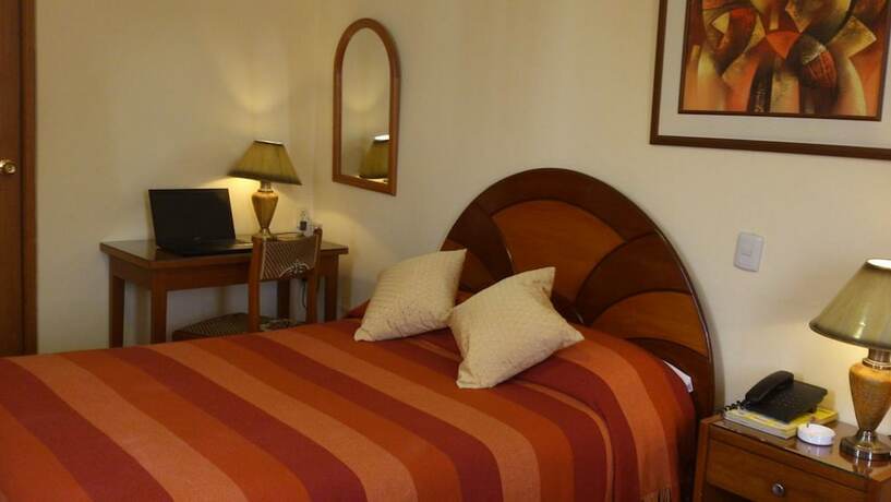 Imagen de la habitación del Hotel Takora Inn. Foto 8