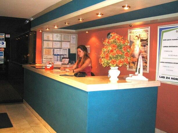 Imagen de los interiores del Hotel Takora Inn. Foto 35