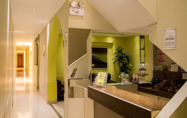 Imagen de los interiores del Hotel Takora Inn. Foto 36