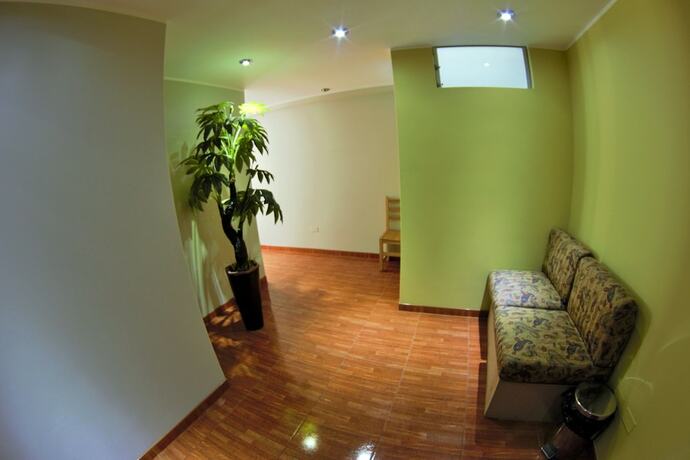 Imagen de los interiores del Hotel Takora Inn. Foto 39
