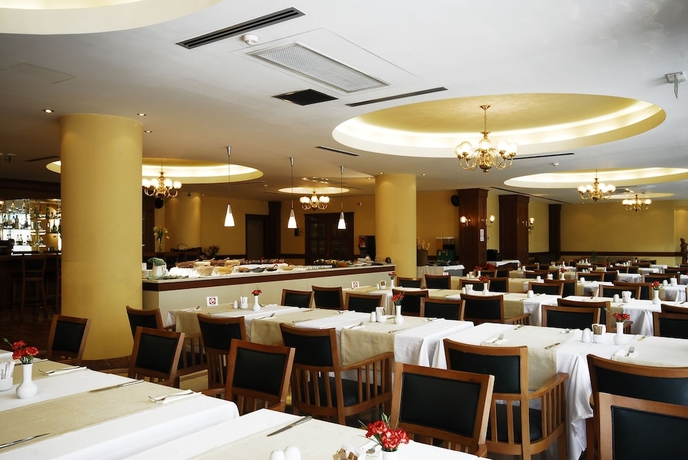 Imagen del bar/restaurante del Hotel Taksim Metropark. Foto 3