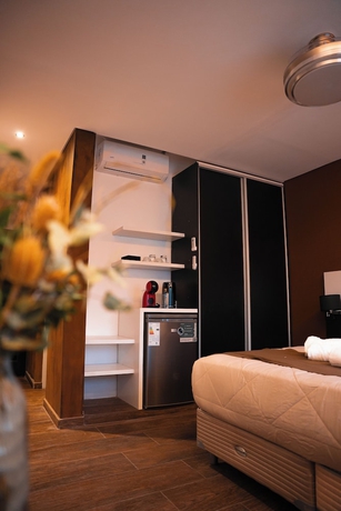 Imagen de la habitación del Hotel Takua Serrano. Foto 11