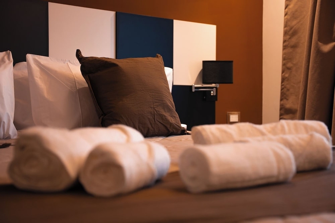 Imagen de la habitación del Hotel Takua Serrano. Foto 12