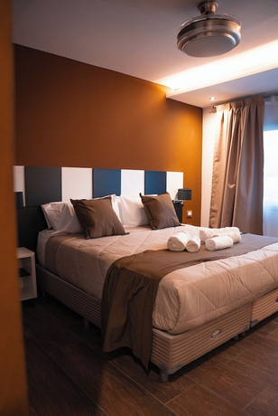 Imagen de la habitación del Hotel Takua Serrano. Foto 14