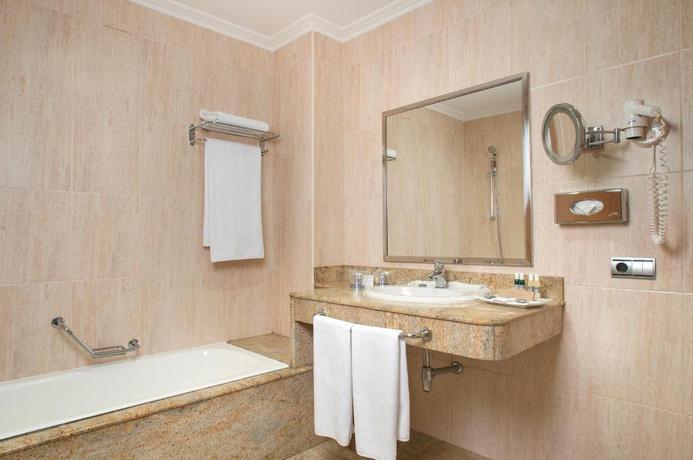 Imagen de la habitación del Hotel Talaso Atlantico. Foto 5