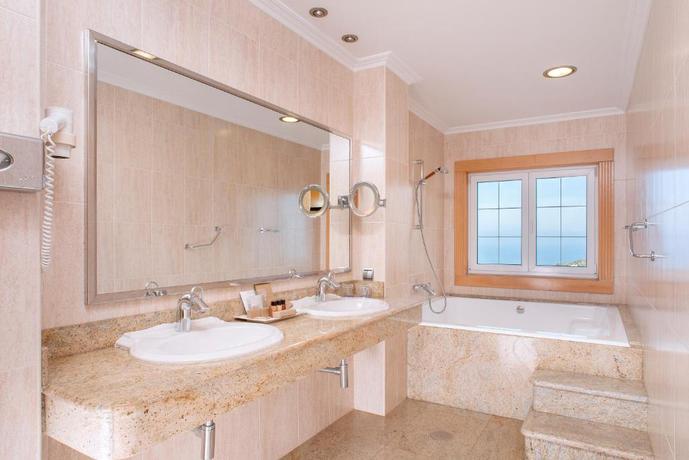 Imagen de la habitación del Hotel Talaso Atlantico. Foto 10