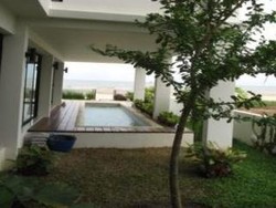 Imagen de la piscina del Hotel Talay Naresuan Beach House. Foto 9