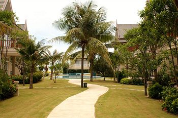 Imagen de la piscina del Hotel Talay Samran By Lease Back Thailand. Foto 10