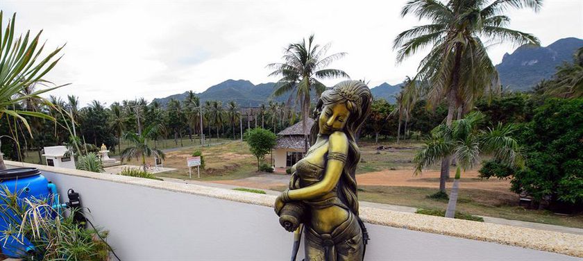 Imagen de los exteriores del Hotel Talay Tara Resort. Foto 12