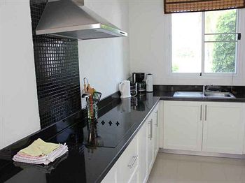 Imagen de la habitación del Hotel Talay Tara Resort. Foto 9