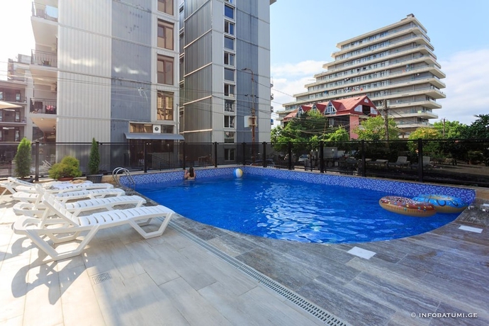 Imagen de la piscina del Hotel Talgha. Foto 11