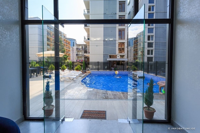 Imagen de la piscina del Hotel Talgha. Foto 12