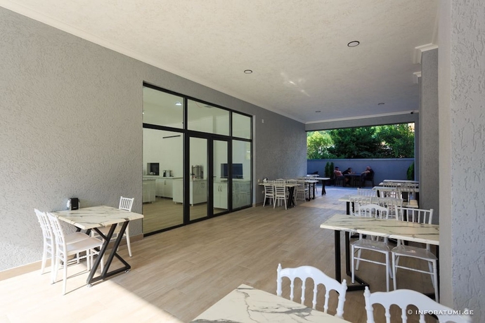Imagen del bar/restaurante del Hotel Talgha. Foto 1