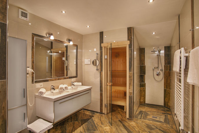 Imagen de la piscina del Hotel Talhof. Foto 15
