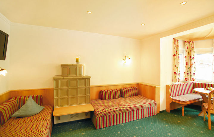 Imagen de los interiores del Hotel Talhof. Foto 12
