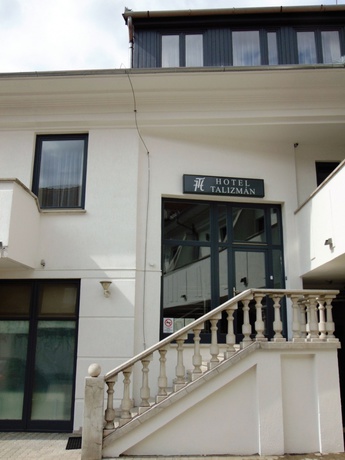 Imagen de los exteriores del Hotel Talizm&aacute;n. Foto 15