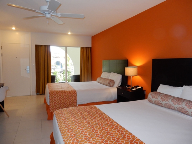 Imagen de la habitación del Hotel Talk Of The Town and Beach Club. Foto 2