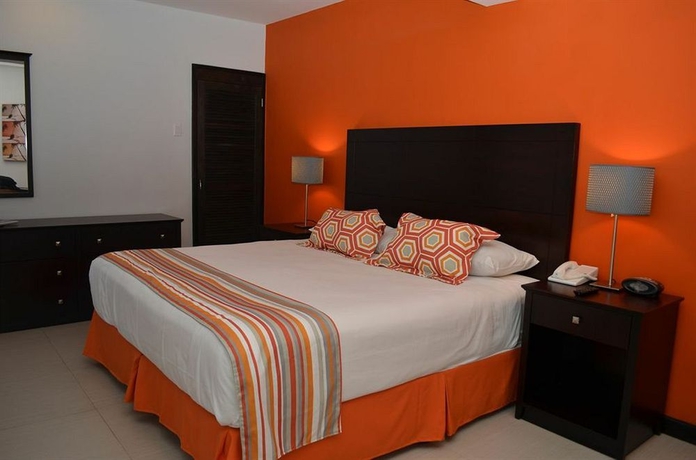 Imagen de la habitación del Hotel Talk Of The Town and Beach Club. Foto 8