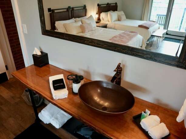 Imagen general del Hotel Tall Oaks Resort. Foto 9