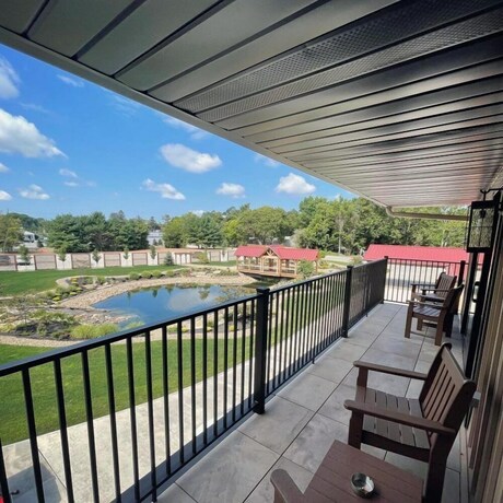 Imagen general del Hotel Tall Oaks Resort. Foto 12