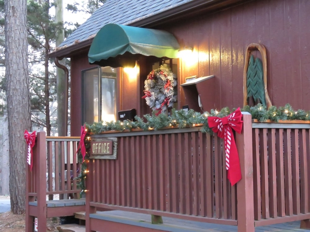 Imagen de los interiores del Hotel Tall Pines Inn. Foto 19