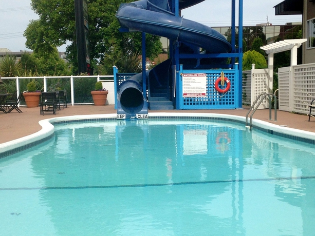 Imagen de la piscina del Hotel Tally Ho. Foto 11