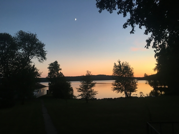 Imagen de los interiores del Hotel Tally-ho Inn. Foto 19