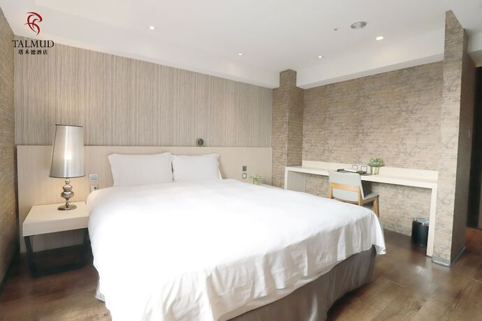 Imagen de la habitación del Hotel Talmud Yizhong. Foto 15