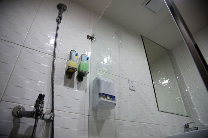 Imagen de los interiores del Hotel Talmud-zhong Shan Branch. Foto 12