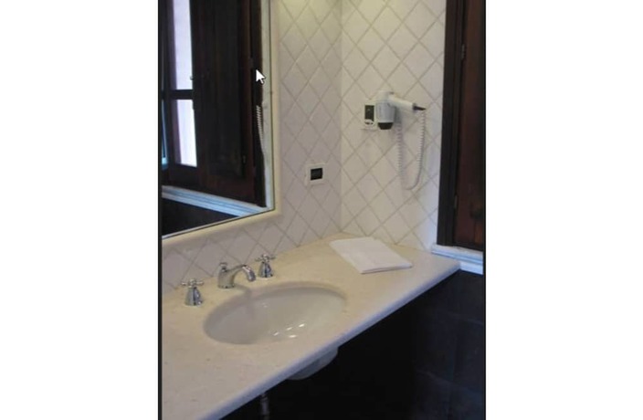 Imagen de la habitación del Hotel Taloro. Foto 7