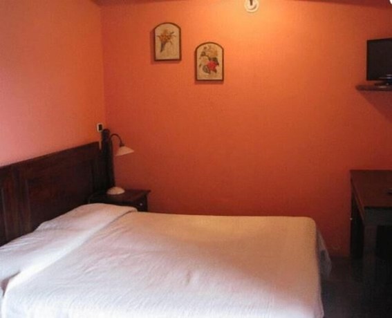 Imagen de la habitación del Hotel Taloro. Foto 12