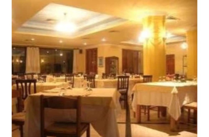 Imagen del bar/restaurante del Hotel Taloro. Foto 5