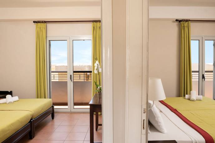 Imagen de la habitación del Hotel Talos Apartments. Foto 10