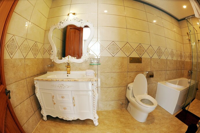 Imagen de la habitación del Hotel Tam Chau Luxury. Foto 20