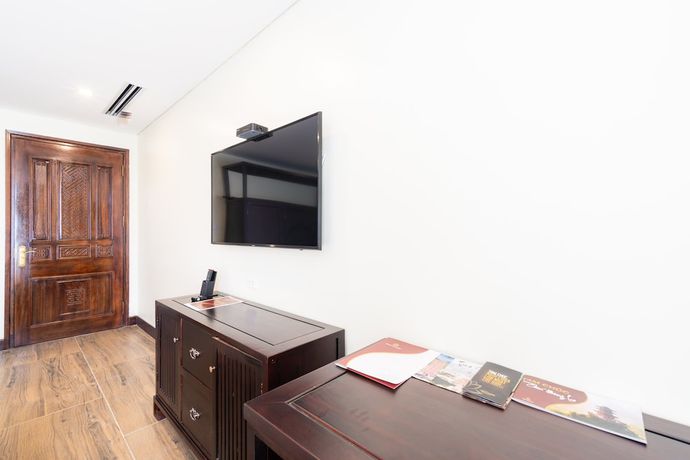 Imagen de la habitación del Hotel Tam Chuc Complex. Foto 8