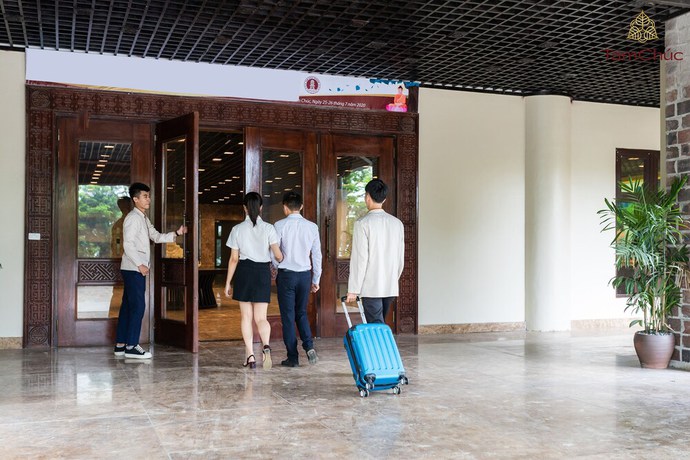 Imagen de los interiores del Hotel Tam Chuc Complex. Foto 18
