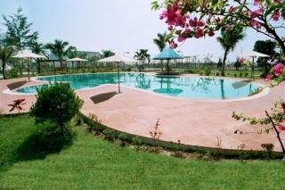 Imagen de la piscina del Hotel Tam Giang Resort & Spa. Foto 9