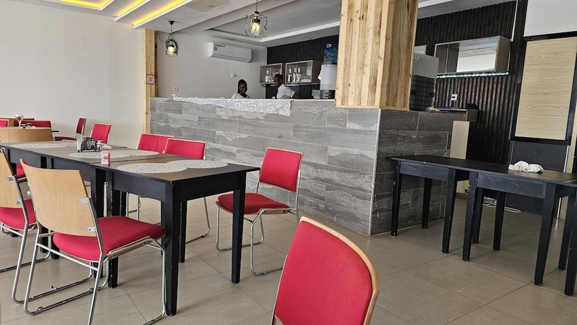 Imagen del bar/restaurante del Hotel Tam H&ocirc;tel. Foto 3