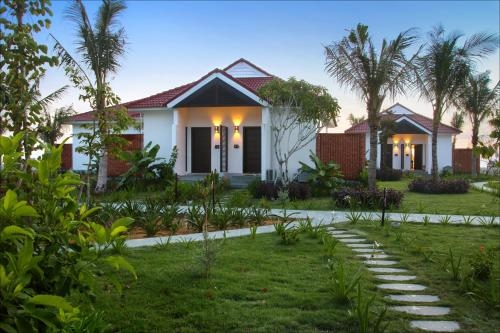 Imagen de la habitación del Hotel Tam Thanh Beach Resort and Spa. Foto 8