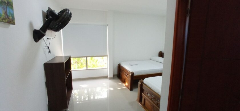 Imagen de la habitación del Hotel Tamaca Real. Foto 14