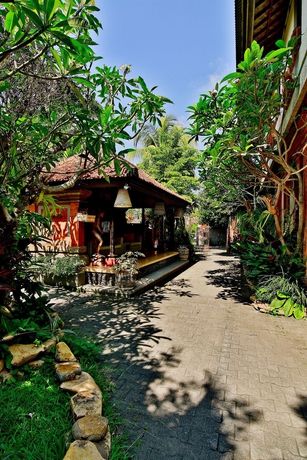 Imagen de los exteriores del Hotel Taman Harum Cottages. Foto 14