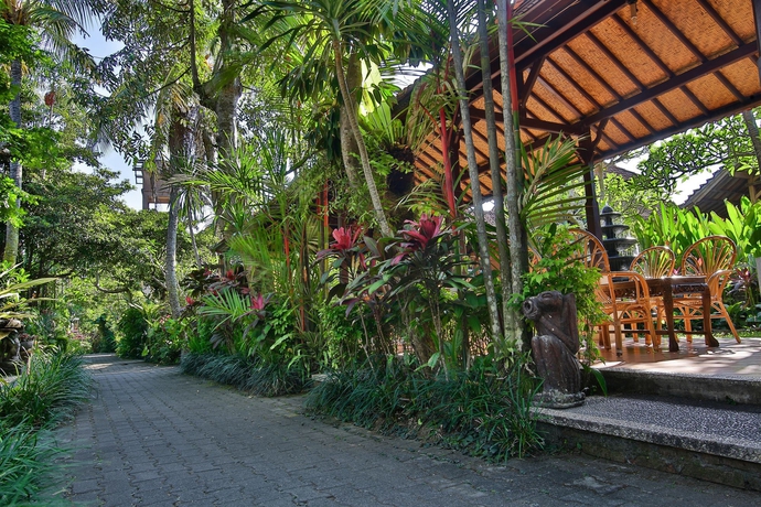 Imagen de los exteriores del Hotel Taman Harum Cottages. Foto 15