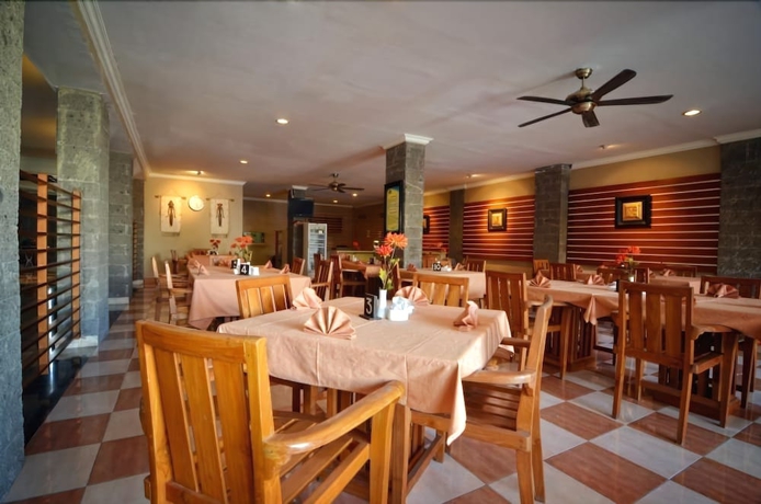 Imagen del bar/restaurante del Hotel Taman Rosani. Foto 5