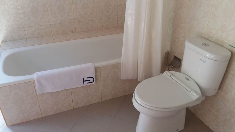 Imagen de la habitación del Hotel Taman Surgawi Resort and Spa. Foto 10