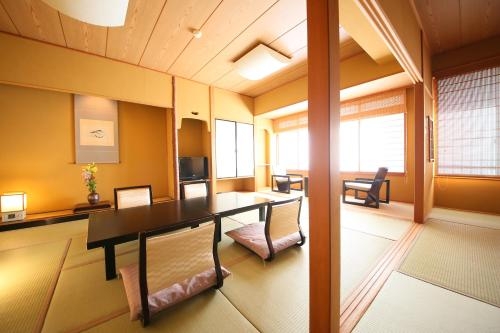 Imagen de la habitación del Hotel Tamanoyu, Matsumoto. Foto 9