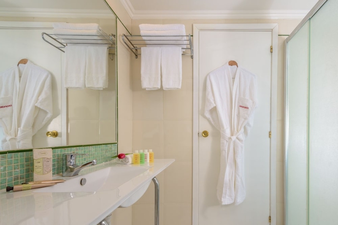 Imagen de la habitación del Hotel Tamara Ashkelon. Foto 10